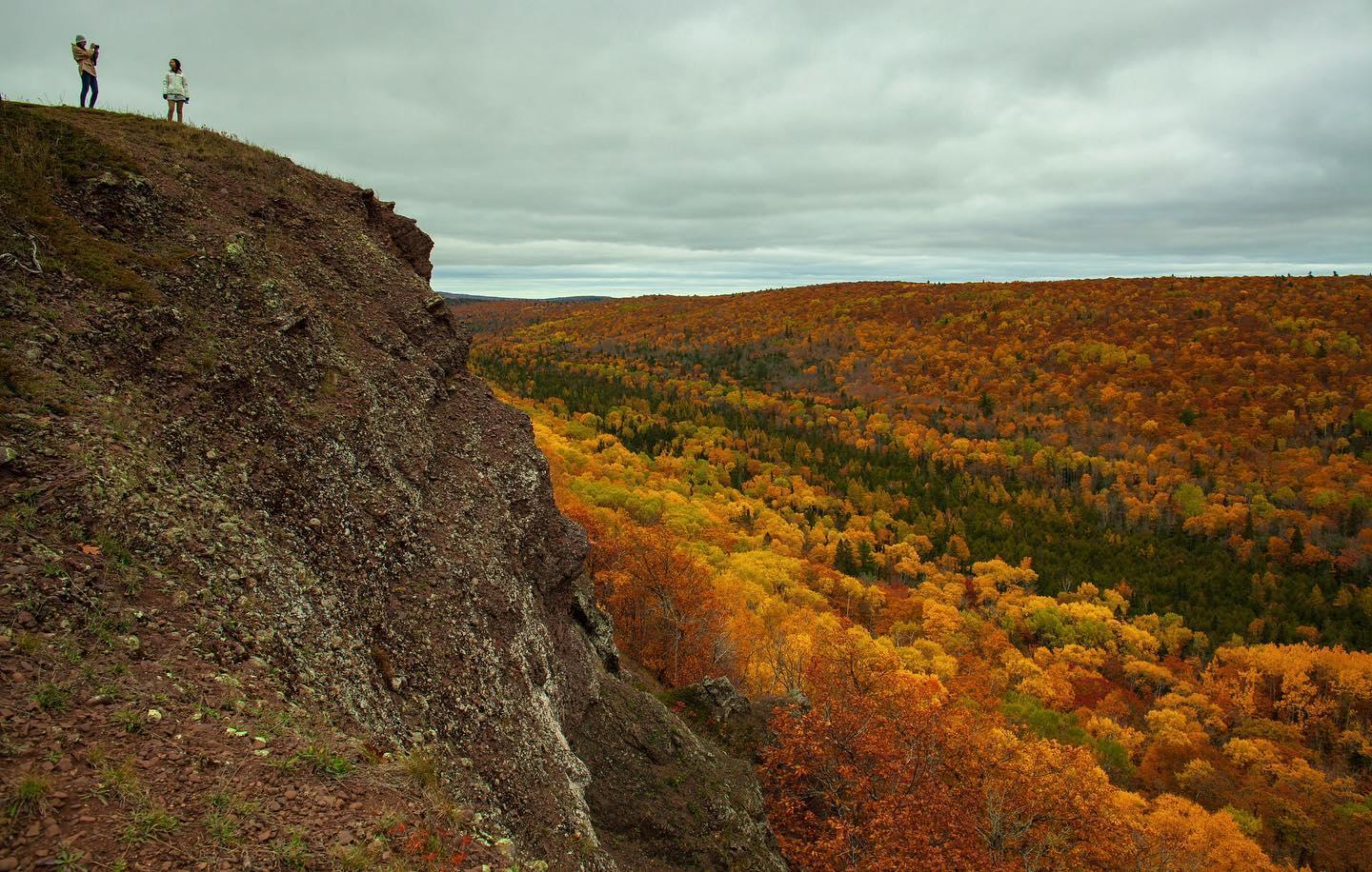 Your Guide to Scenic Fall Drives in Michigan